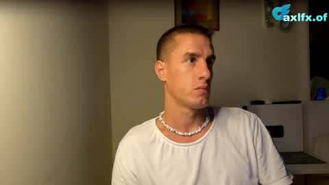 Snapshot of axl_fx chatting on 10-19-25, 07:25 Axl online show from 10-19-25, 07:25