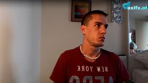 Snapshot of axl_fx chatting on 10-20-25, 09:21 Axl online show from 10-20-25, 09:21