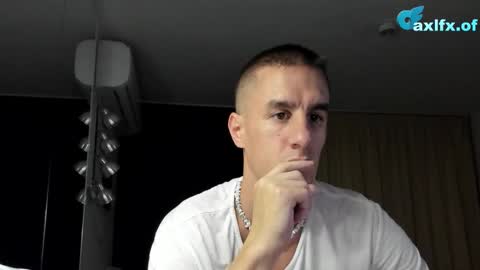 Snapshot of axl_fx chatting on 10-26-25, 02:06 Axl online show from 10-26-25, 02:06