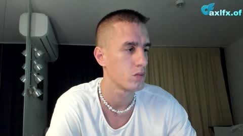 Snapshot of axl_fx chatting on 10-28-25, 02:04 Axl online show from 10-28-25, 02:04