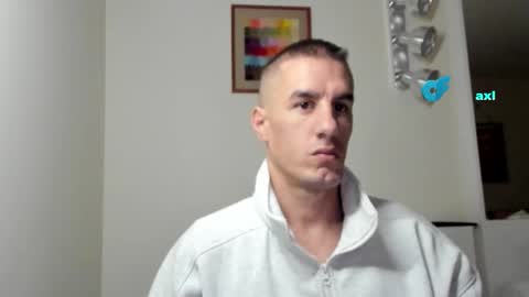 Snapshot of axl_fx chatting on 11-11-25, 01:27 Axl online show from 11-11-25, 01:27