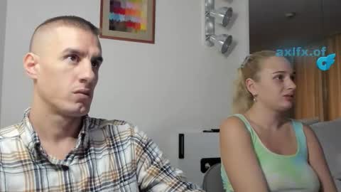 Snapshot of axl_fx chatting on 11-12-25, 04:02 Axl online show from 11-12-25, 04:02