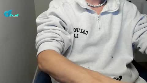 Snapshot of axl_fx chatting on 11-22-25, 09:25 Axl online show from 11-22-25, 09:25