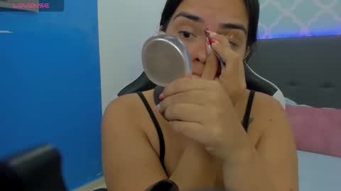 Alyda Jaramillo online show from 09-27-25, 07:30