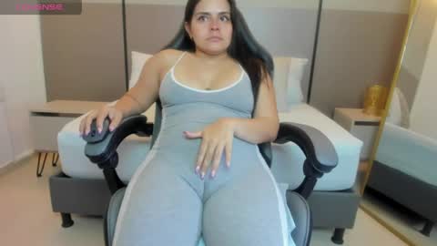 Snapshot of ayla13_ chatting on 04-27-26, 04:16 Alyda Jaramillo online show from 04-27-26, 04:16