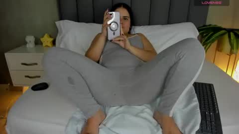 Snapshot of ayla13_ chatting on 07-06-26, 06:43 Alyda Jaramillo online show from 07-06-26, 06:43