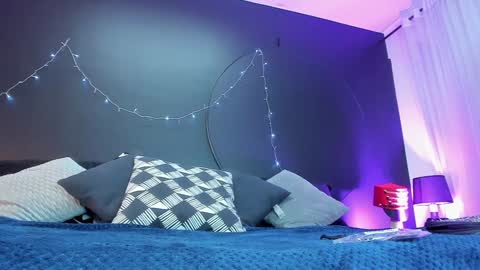 Snapshot of aylen_darkmoor chatting on 12-17-24, 07:48 Aylen online show from 12-17-24, 07:48