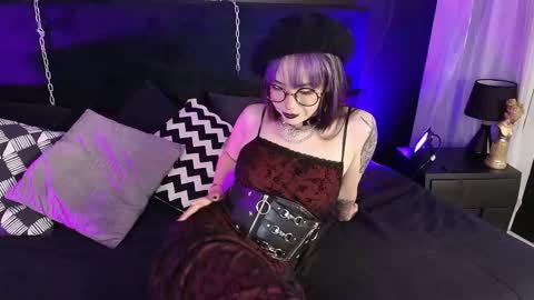 Snapshot of aylen_darkmoor chatting on 10-07-25, 08:17 Aylen online show from 10-07-25, 08:17