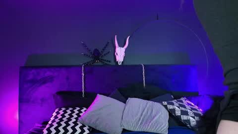Snapshot of aylen_darkmoor chatting on 10-20-25, 07:58 Aylen online show from 10-20-25, 07:58