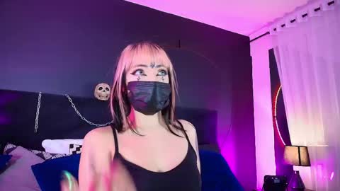 Snapshot of aylen_darkmoor chatting on 05-20-26, 07:42 Aylen online show from 05-20-26, 07:42
