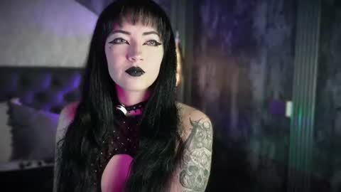 Snapshot of aylen_darkmoor chatting on 06-16-26, 07:05 Aylen online show from 06-16-26, 07:05