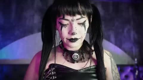 Snapshot of aylen_darkmoor chatting on 06-19-26, 06:45 Aylen online show from 06-19-26, 06:45