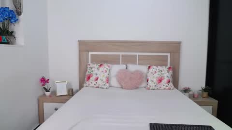 Aylin Ross online show from 11-17-25, 07:52