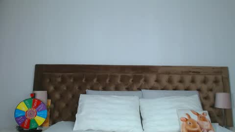 Aylin online show from 10-20-25, 01:50