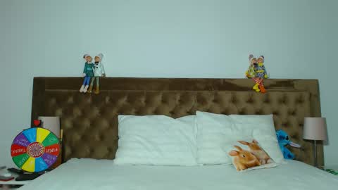 Aylin online show from 12-17-25, 03:34