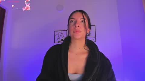 Aylin  online show from 11-19-25, 11:32