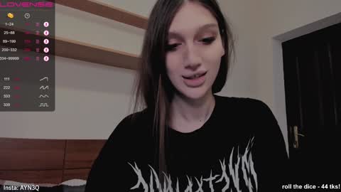 Snapshot of ayn3q chatting on 12-14-24, 05:14 AYNEK        fansly  online show from 12-14-24, 05:14