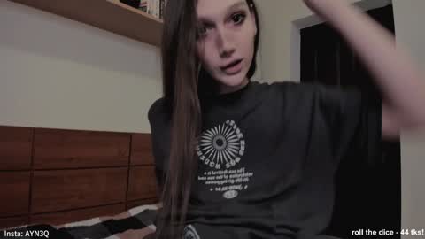 Snapshot of ayn3q chatting on 01-16-25, 05:23 AYNEK        fansly  online show from 01-16-25, 05:23