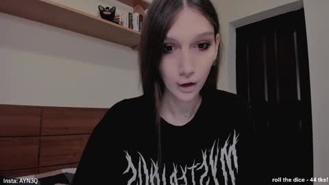 Snapshot of ayn3q chatting on 01-18-25, 04:31 AYNEK        fansly  online show from 01-18-25, 04:31