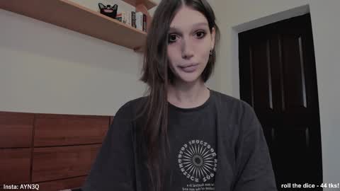 Snapshot of ayn3q chatting on 02-04-25, 04:59 AYNEK        fansly  online show from 02-04-25, 04:59