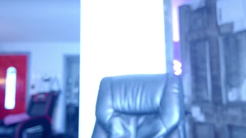 Snapshot of aynmarie chatting on 10-12-25, 06:51 mia rand online show from 10-12-25, 06:51