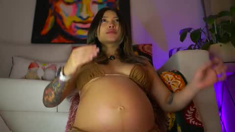 Ayra L online show from 11-17-25, 01:22