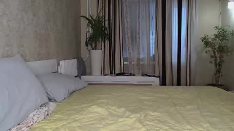 Snapshot of ayshekisskitty chatting on 02-14-26, 08:33 ViktoranMary online show from 02-14-26, 08:33