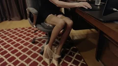 Michelle online show from 11-29-25, 05:10