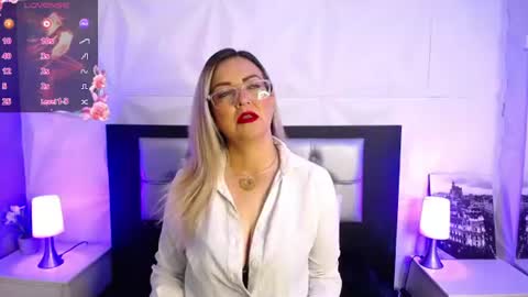Snapshot of azaahara_ chatting on 06-16-26, 12:41 Azahara online show from 06-16-26, 12:41