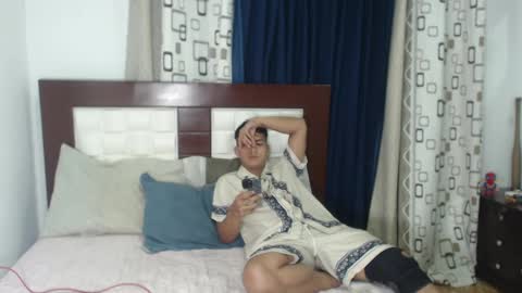 Aziel Pantoja online show from 10-16-25, 01:28