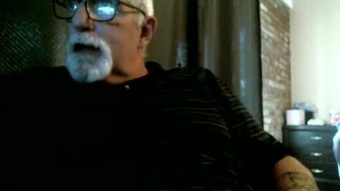 Snapshot of azjohnny chatting on 09-08-25, 05:23 azjohnny online show from 09-08-25, 05:23