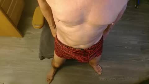 Snapshot of azmichael5 chatting on 10-23-25, 11:20 Mike online show from 10-23-25, 11:20