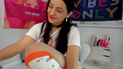 Azucena R online show from 10-08-25, 02:14