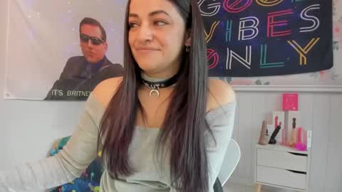 Azucena R online show from 10-09-25, 03:32