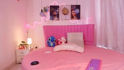 Snapshot of azul_horny chatting on 11-24-25, 09:25 PRINCESS AZUL. online show from 11-24-25, 09:25