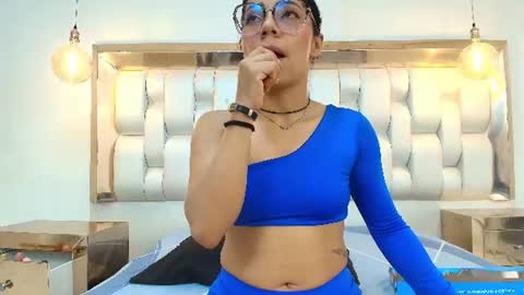 Snapshot of azulmaveric chatting on 07-17-26, 08:03 AZUL online show from 07-17-26, 08:03