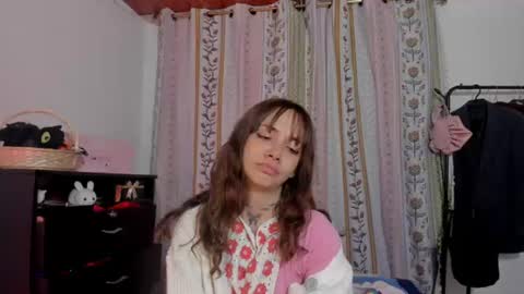 Snapshot of azumi_saan chatting on 06-25-26, 02:44 azumi saan online show from 06-25-26, 02:44
