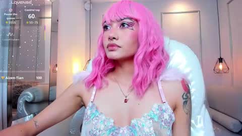 Azura online show from 10-31-25, 08:10