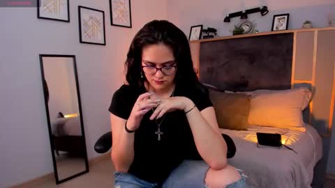 Snapshot of azurra_amatto2 chatting on 09-24-25, 08:34 Azurra online show from 09-24-25, 08:34