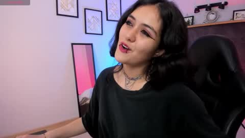 Snapshot of azurra_amatto2 chatting on 12-17-25, 09:10 Azurra online show from 12-17-25, 09:10