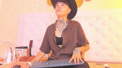 Anny online show from 01-12-26, 03:23