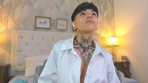 Snapshot of b3k_afrodict chatting on 06-27-26, 04:06 Anny online show from 06-27-26, 04:06