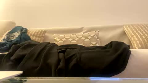 Snapshot of b_benito chatting on 12-03-25, 08:40 benito online show from 12-03-25, 08:40