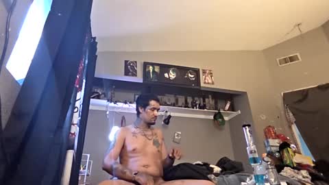 Snapshot of b_ill6669 chatting on 09-19-25, 02:07 bill9and1half online show from 09-19-25, 02:07