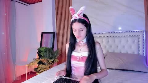 Snapshot of b_waynne chatting on 04-01-26, 11:55 BARBIE online show from 04-01-26, 11:55