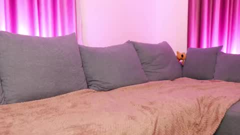 Snapshot of baaaybeee chatting on 11-23-25, 08:52 Alessia online show from 11-23-25, 08:52