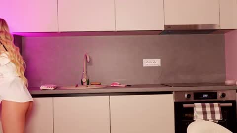 Snapshot of baaaybeee chatting on 12-04-25, 09:12 Alessia online show from 12-04-25, 09:12