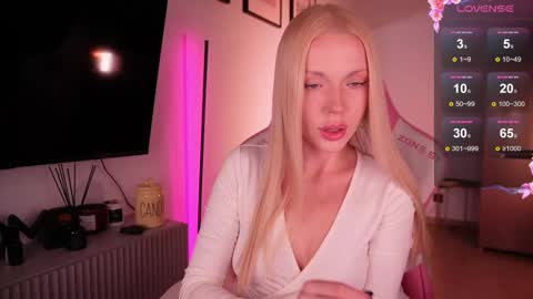 Bonnie  online show from 11-09-25, 02:26