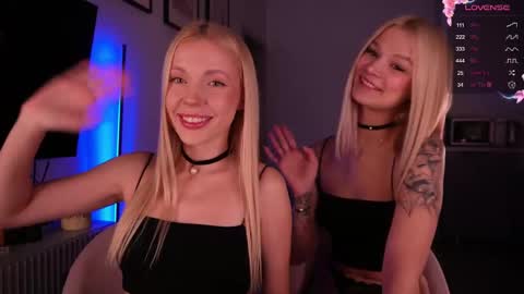 Bonnie  online show from 11-23-25, 01:22