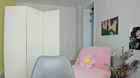 Monica online show from 09-25-25, 12:58